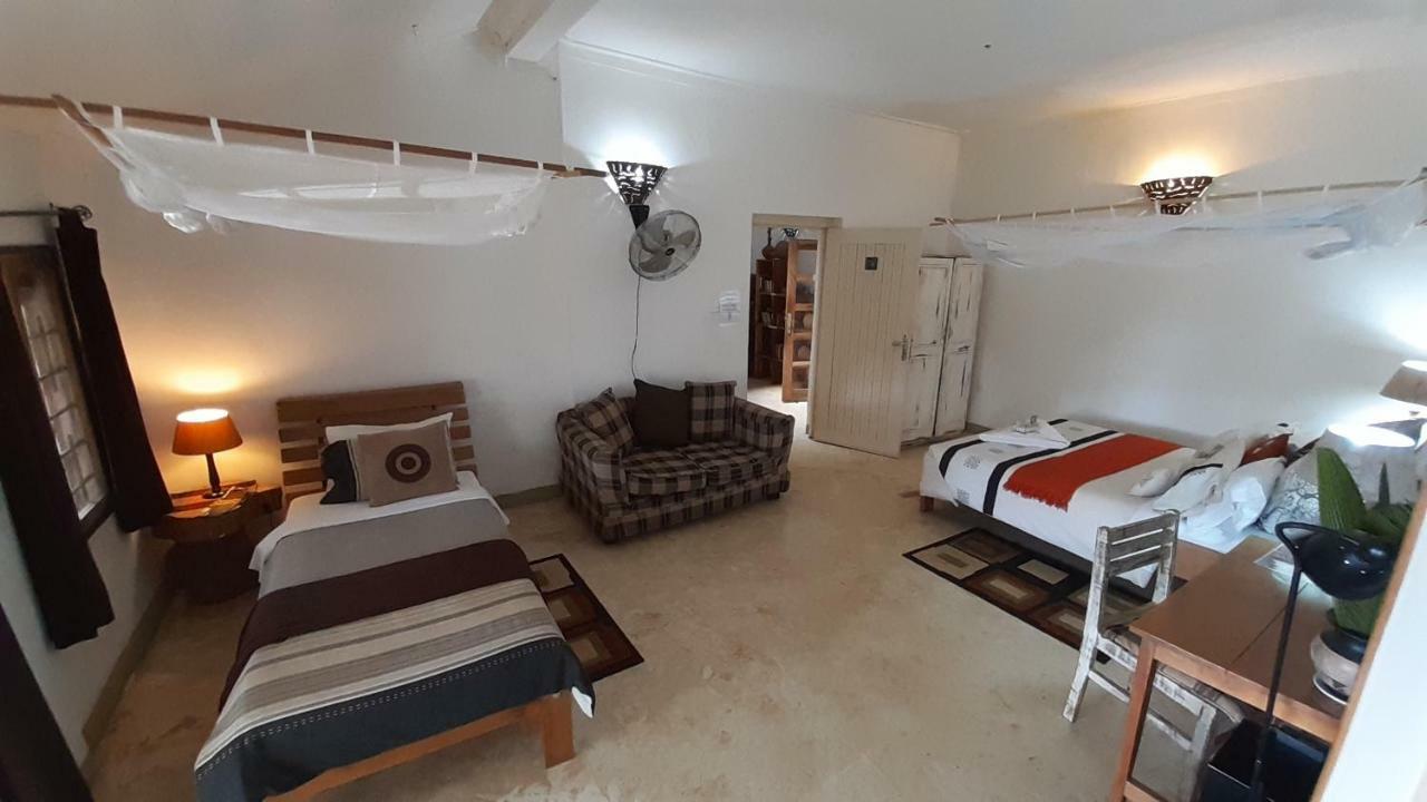 Gately Inn Entebbe Dış mekan fotoğraf