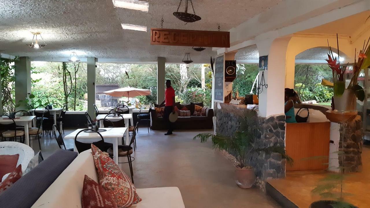 Gately Inn Entebbe Dış mekan fotoğraf