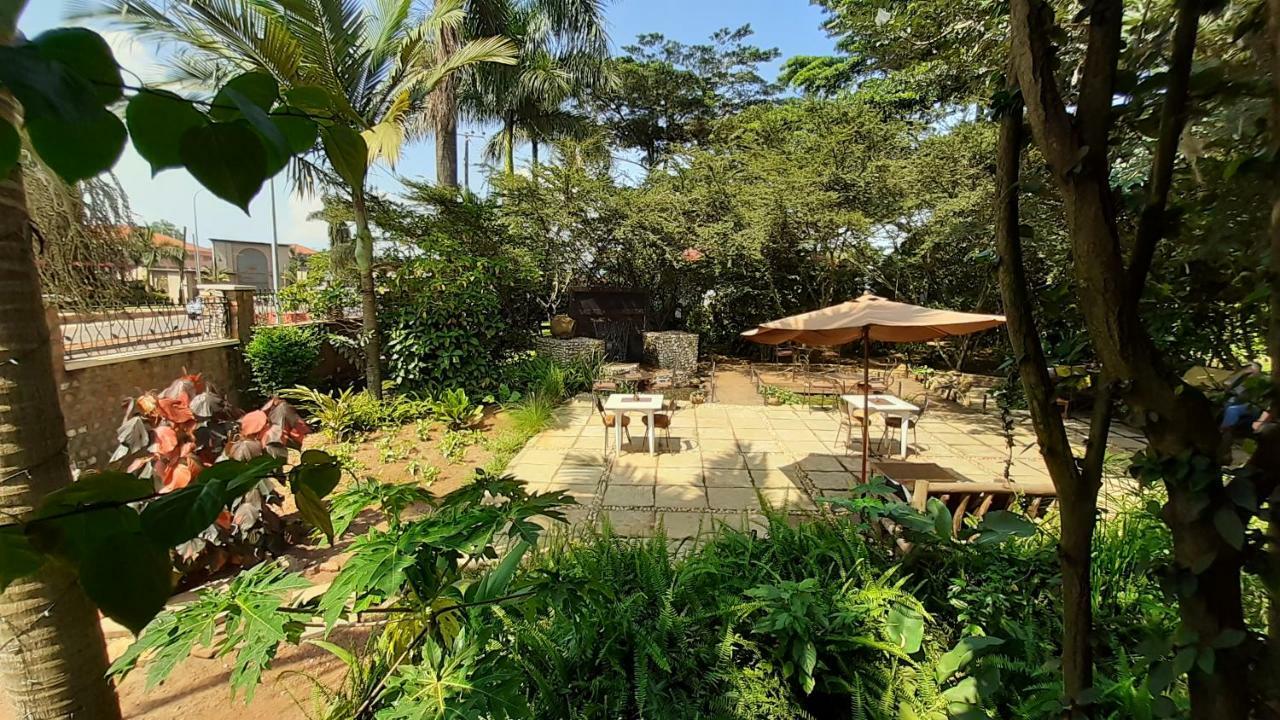 Gately Inn Entebbe Dış mekan fotoğraf
