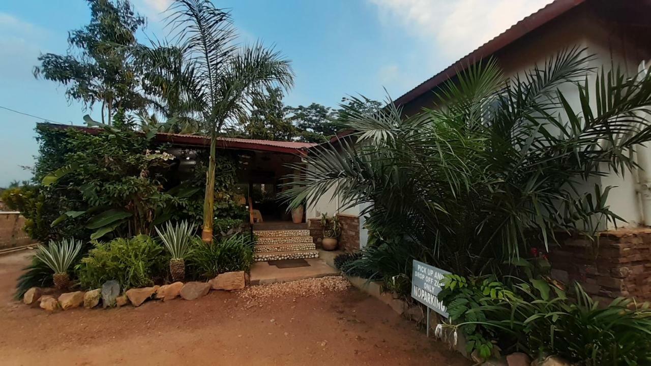 Gately Inn Entebbe Dış mekan fotoğraf