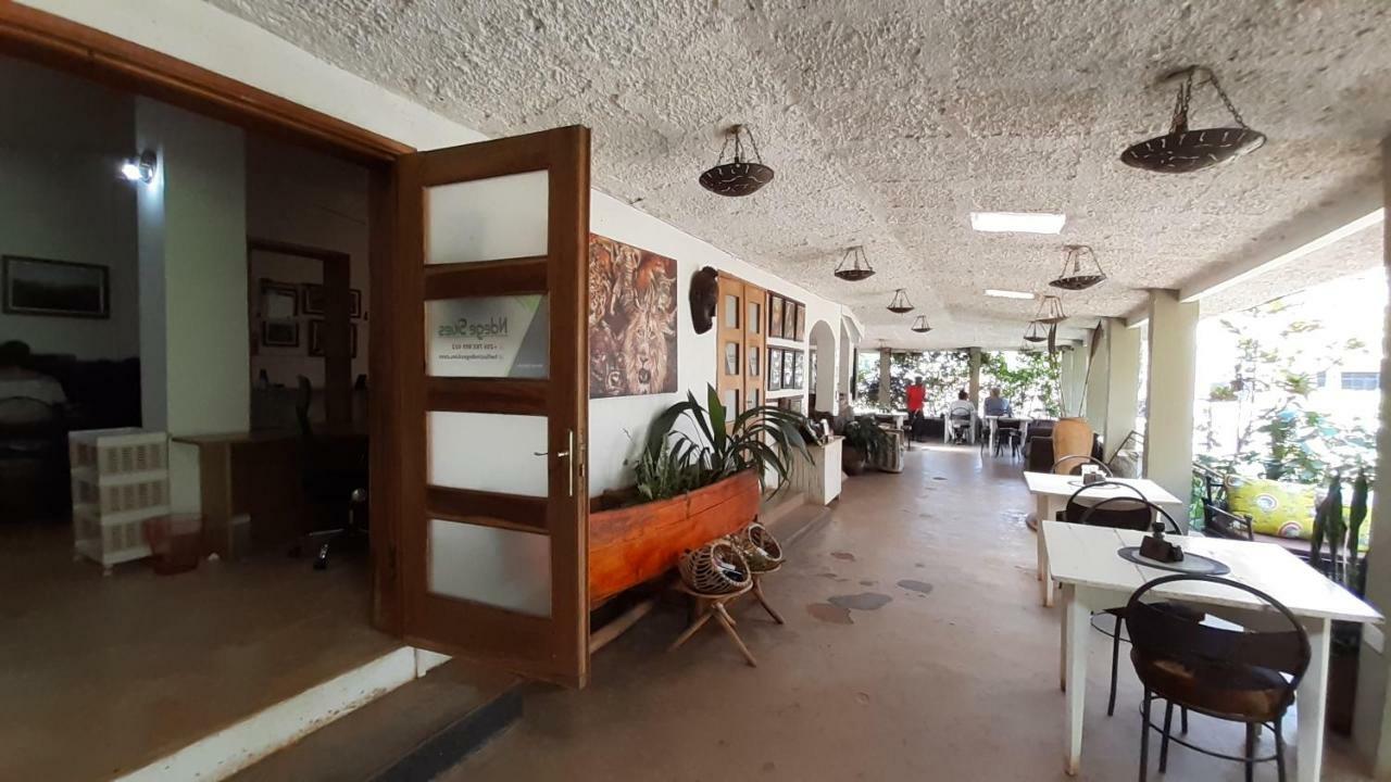 Gately Inn Entebbe Dış mekan fotoğraf